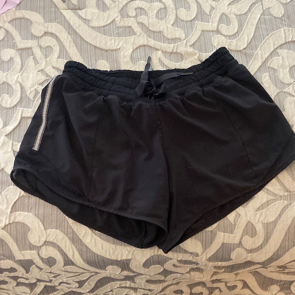 old style black hotty hots from lululemon